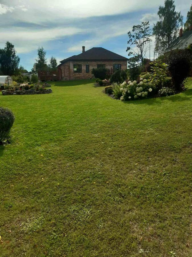 B&B Sandra Aluksne Bagian luar foto