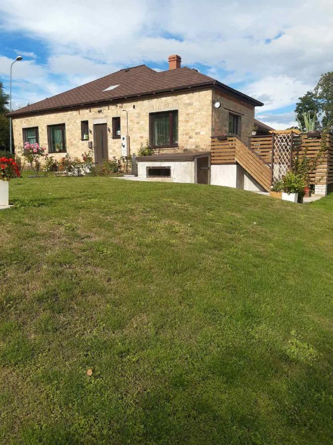 B&B Sandra Aluksne Bagian luar foto